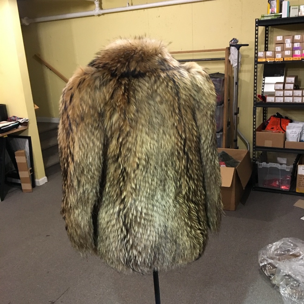 Parisian Brand Vintage Raccoon?  Fur Coat - Picture 9 of 13